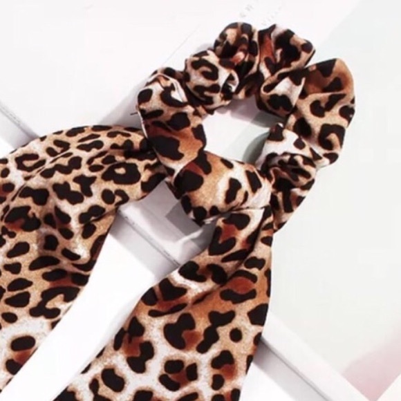 ✨HAIR SCARF SCRUNCHIE-ANIMAL PRINT - Picture 2 of 3